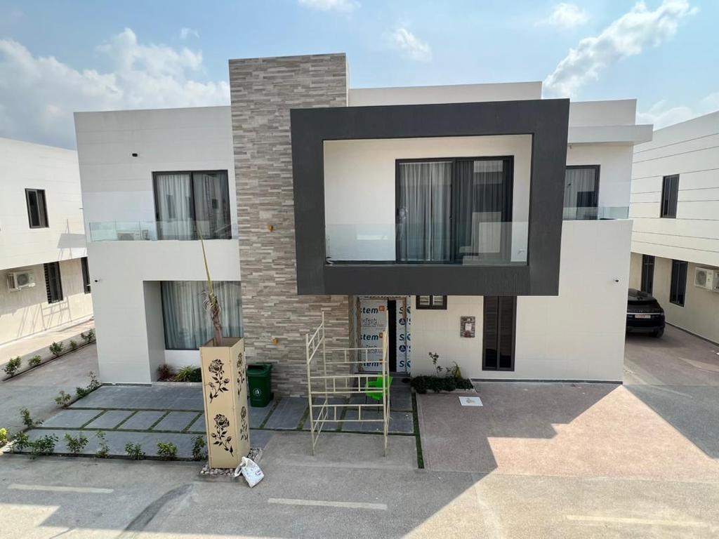 Four (4) Bedroom Townhouse/Duplex for Sale (Executive)