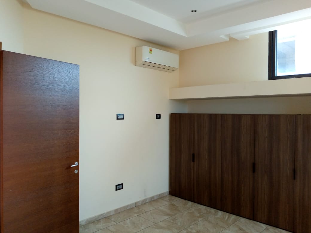 Four 4-Bedroom Townhouse for Rent at Airport West