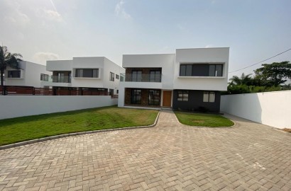 Four 4-Bedroom Townhouses for Sale/Rent at Tse Addo