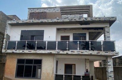 Four (4) Bedroom Fully Furnished House For Sale at Odeneho-Kwadaso