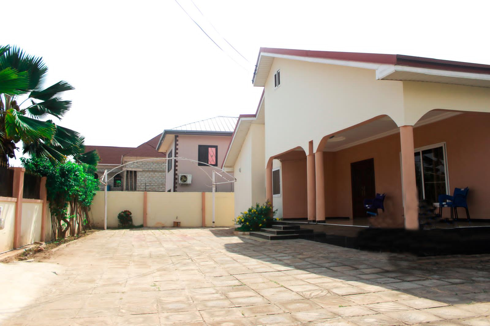 Four (4) Bedroom Furnished House For Rent at Adjiringanor