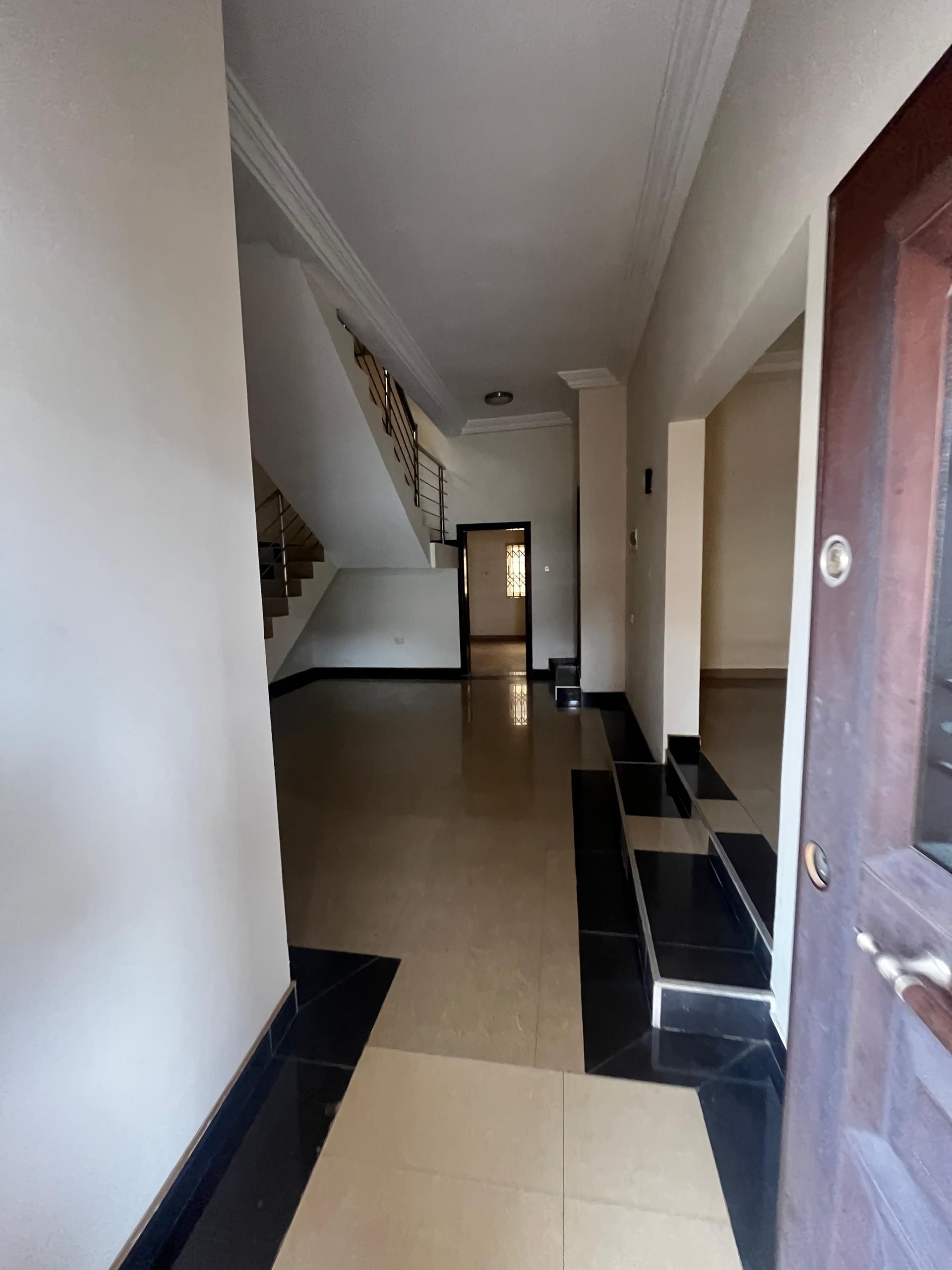 Four (4) Bedroom House For Rent at Adjiringanor