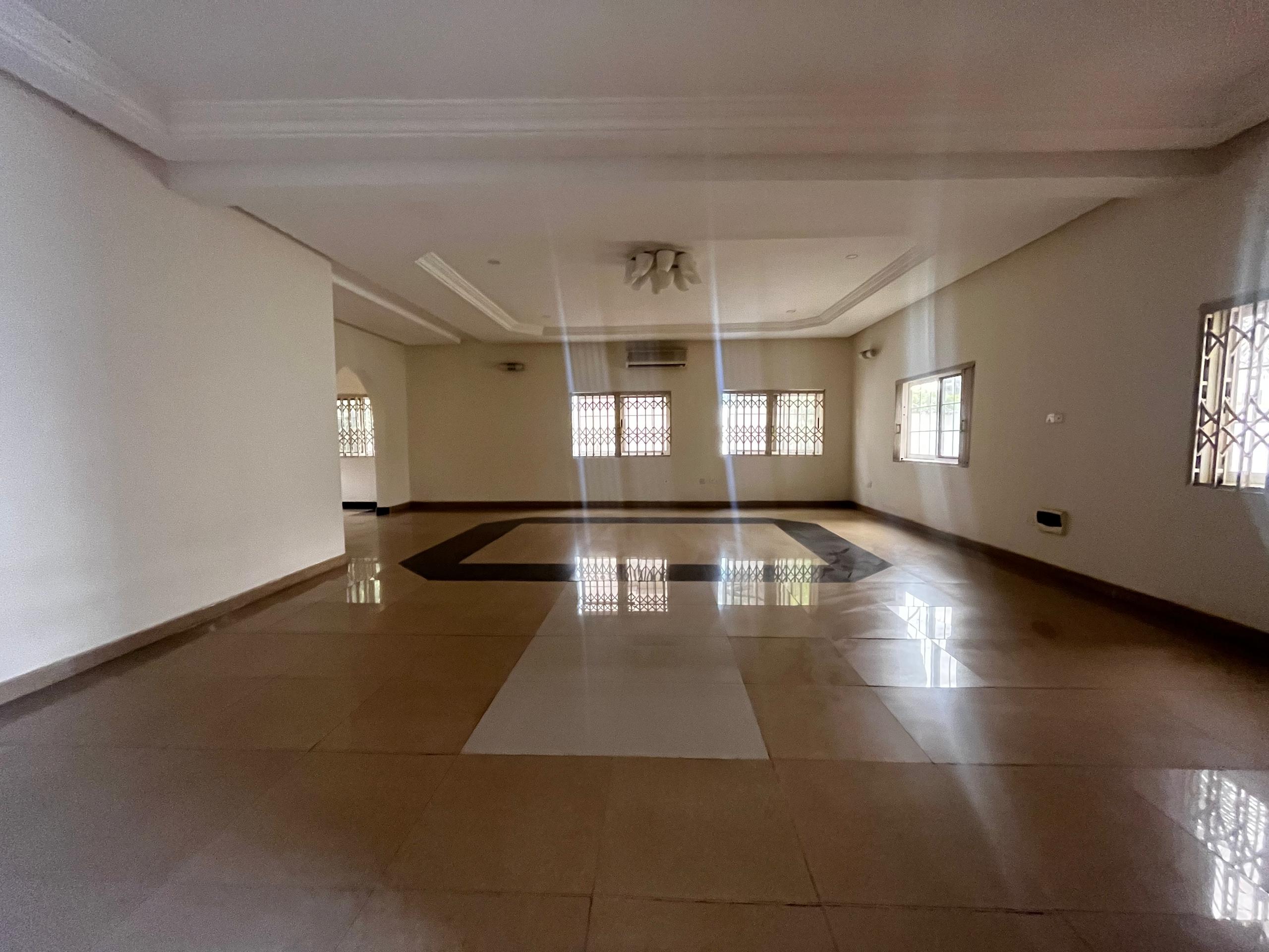 Four (4) Bedroom House For Rent at Adjiringanor