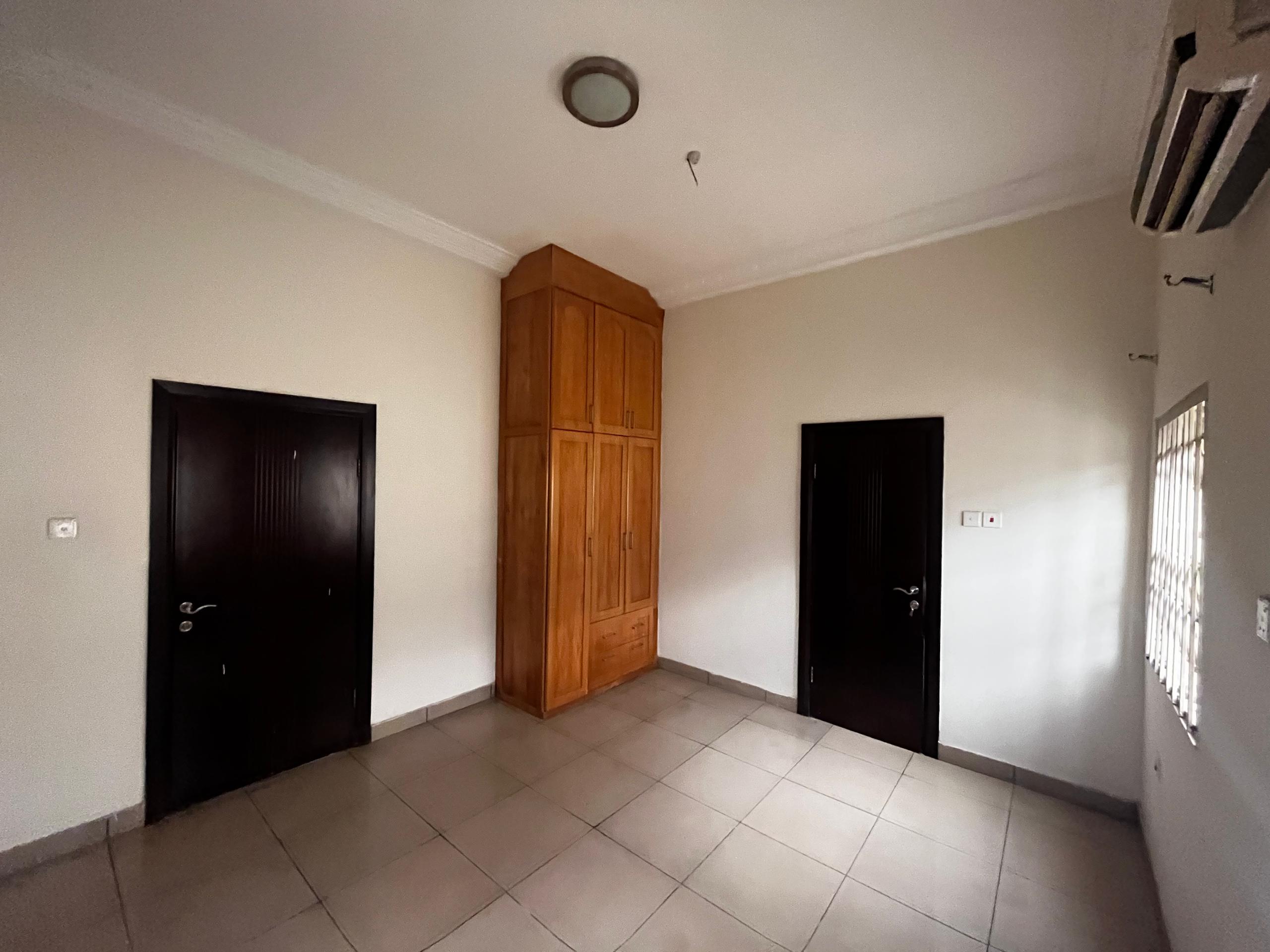 Four (4) Bedroom House For Rent at Adjiringanor