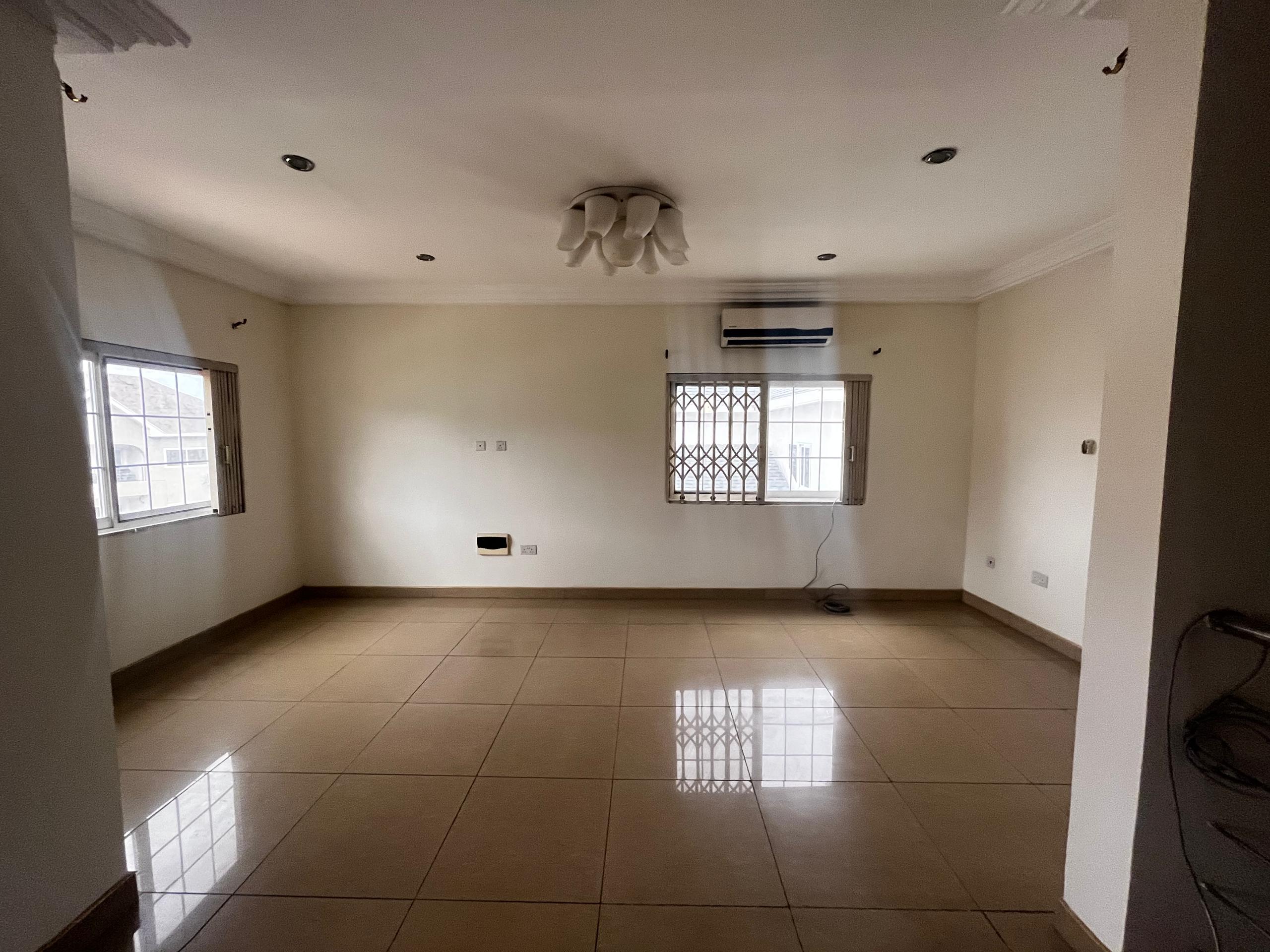 Four (4) Bedroom House For Rent at Adjiringanor