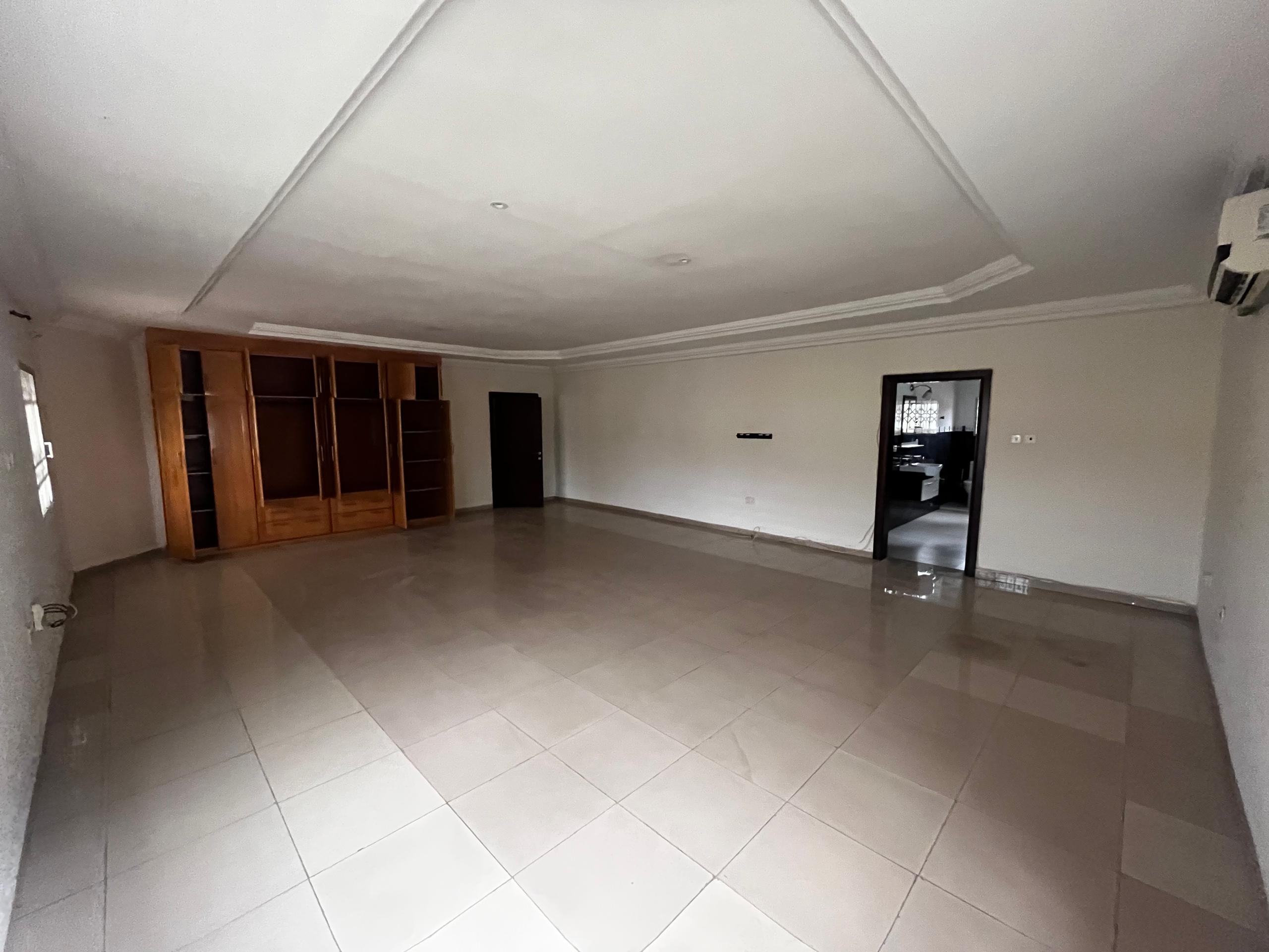 Four (4) Bedroom House For Rent at Adjiringanor