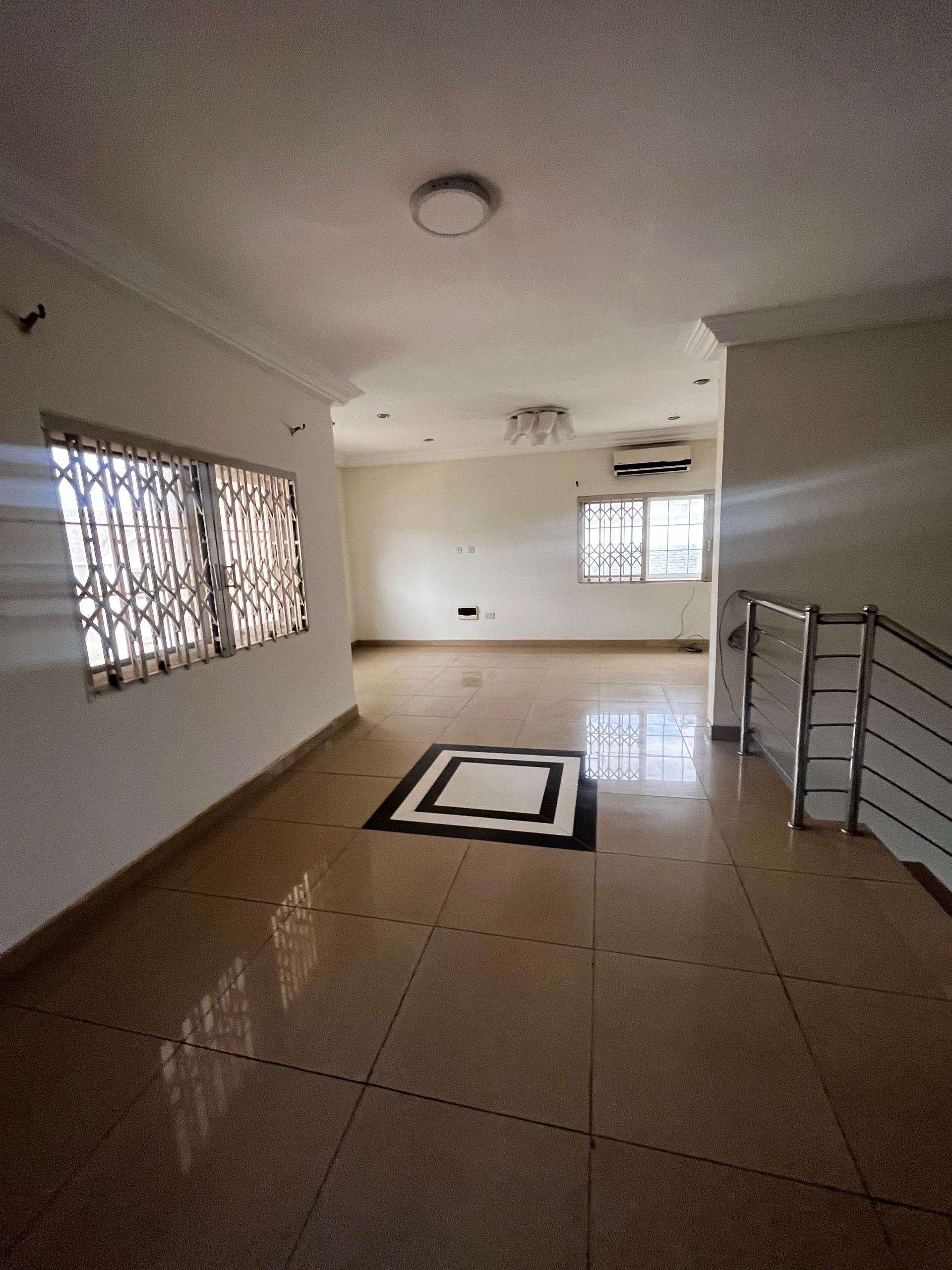 Four (4) Bedroom House For Rent at Adjiringanor