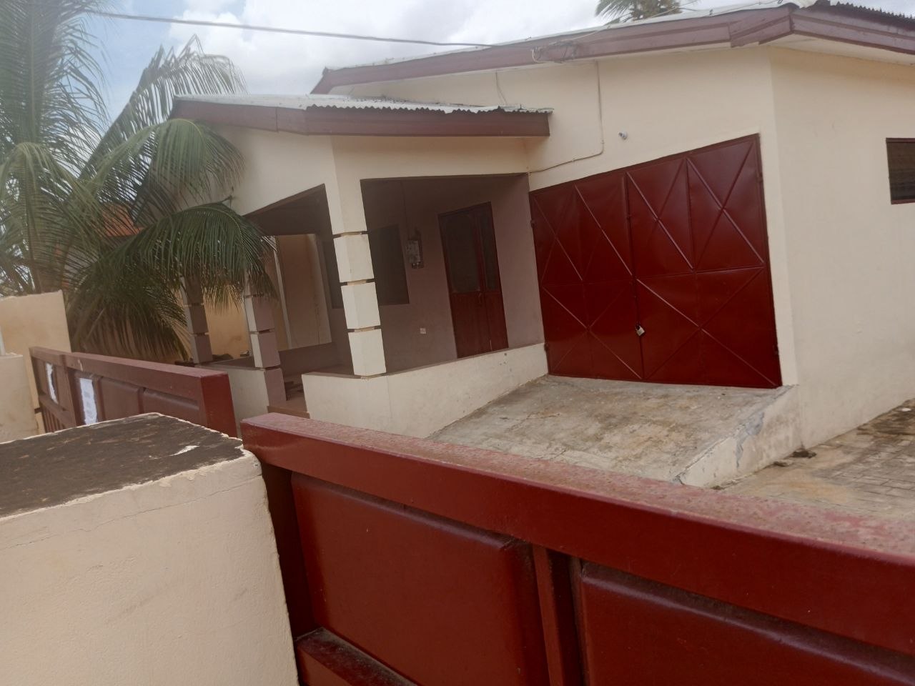 Four (4) Bedroom House For Rent at Ashaley Botwe Nmai Dzorn
