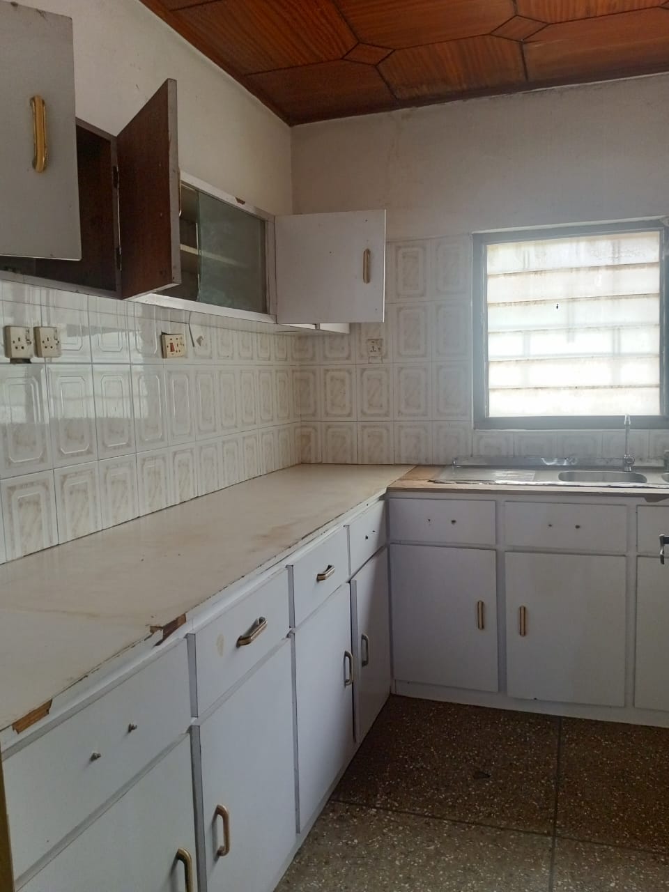 Four (4) Bedroom House For Rent at Ashaley Botwe