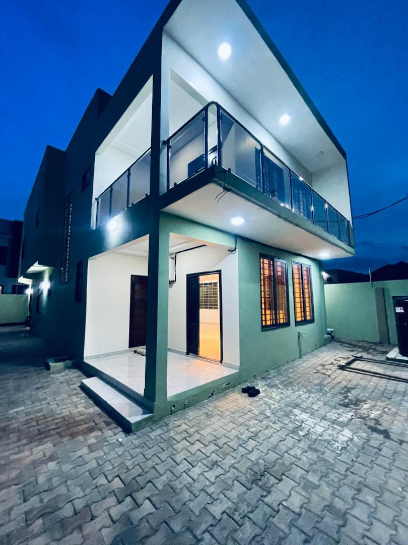 Four (4) Bedroom House For Rent at Lakeside Community 8