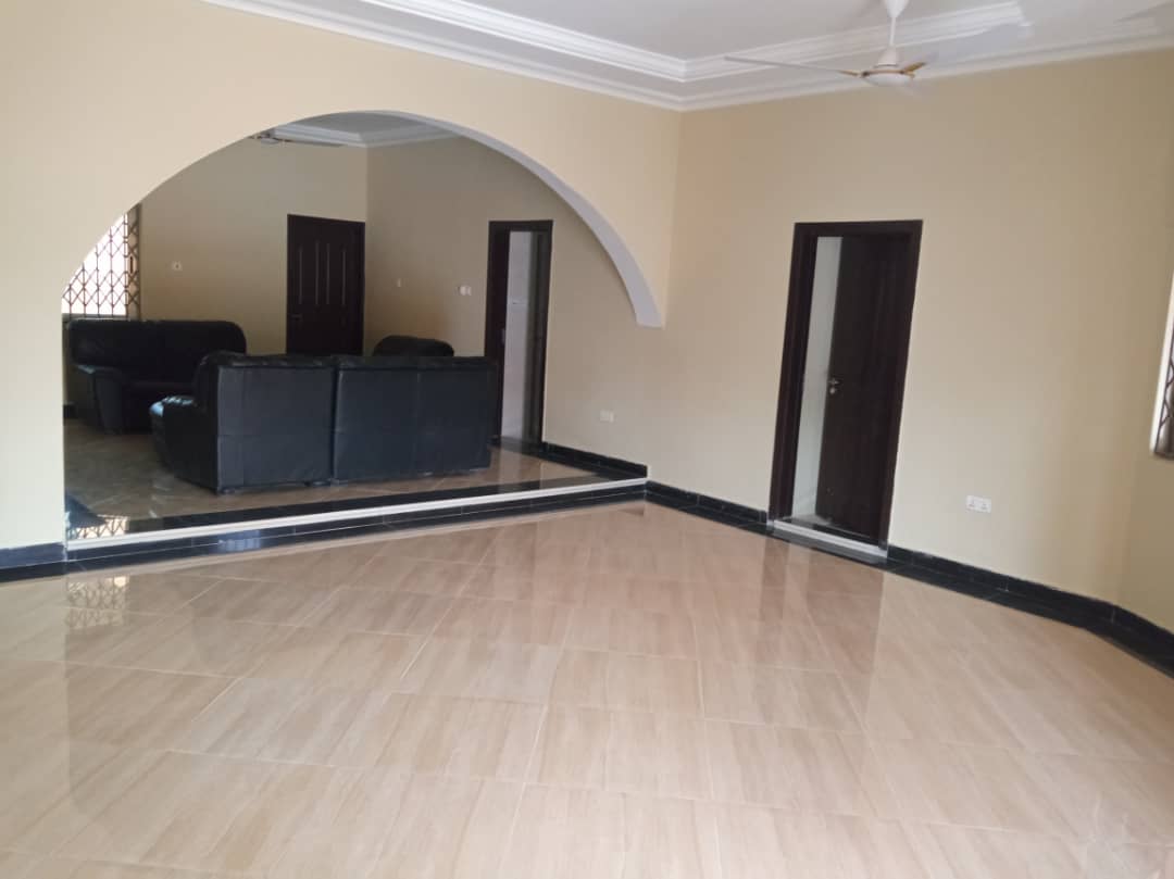 Four (4) Bedroom House For Rent at New Bortianor