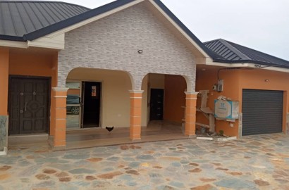 Four (4) Bedroom House For Rent at New Bortianor