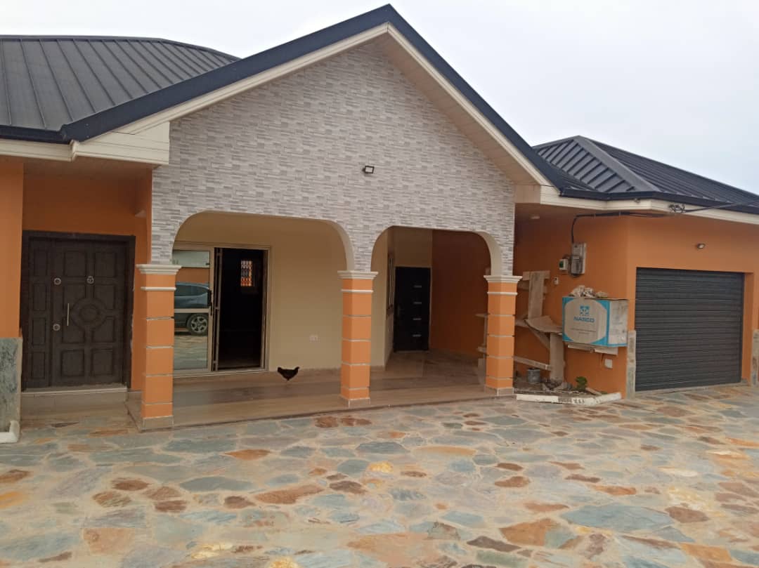 Four (4) Bedroom House For Rent at New Bortianor