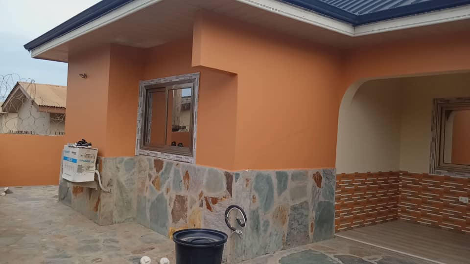 Four (4) Bedroom House For Rent at New Bortianor