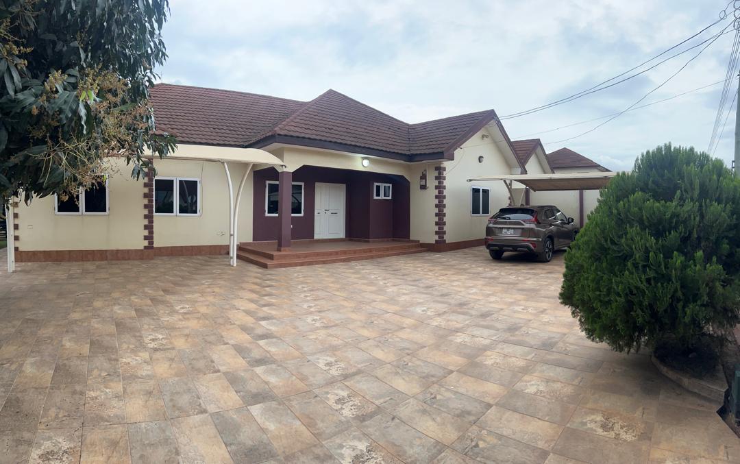 Four (4) Bedroom House For Rent at Oyarifa