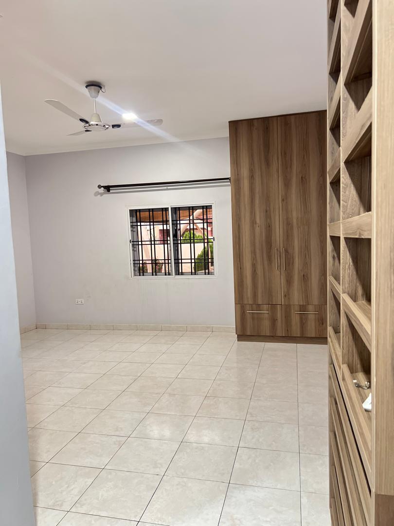 Four (4) Bedroom House For Rent at Oyarifa