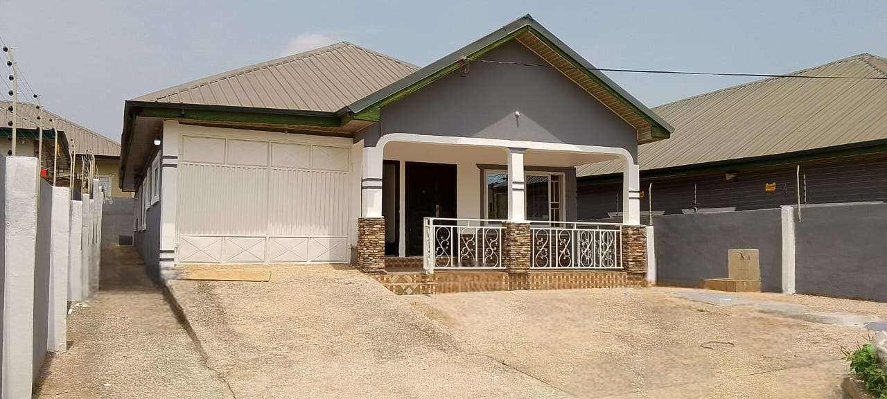 Four (4) Bedroom House For Rent at Pokuase ACP