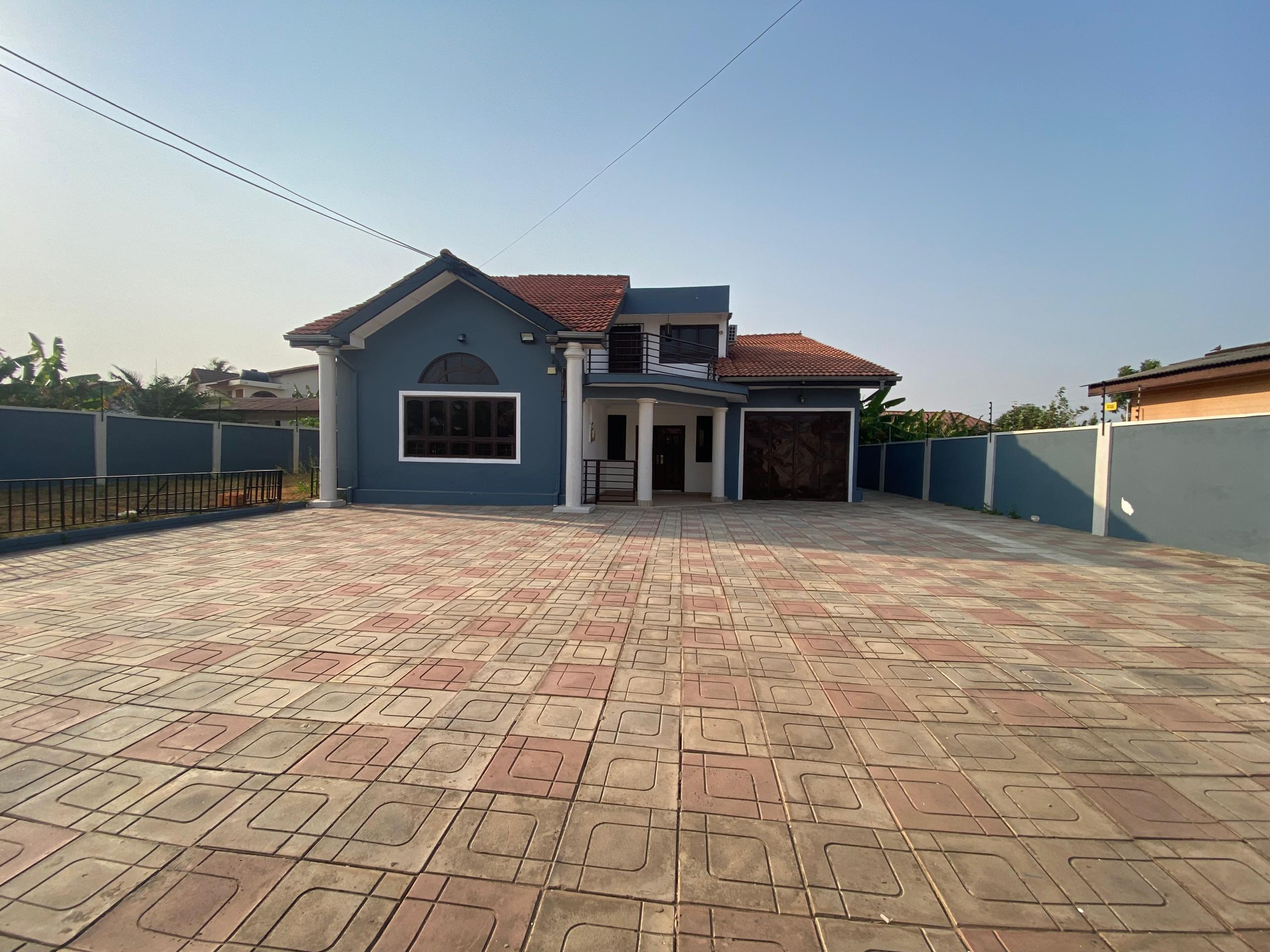 Four (4) Bedroom House For Rent at Spintex 