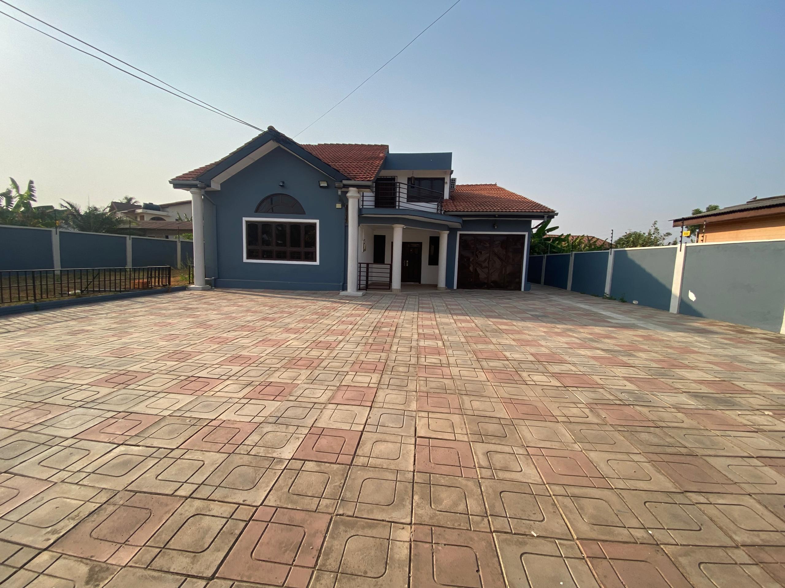 Four (4) Bedroom House For Rent at Spintex 