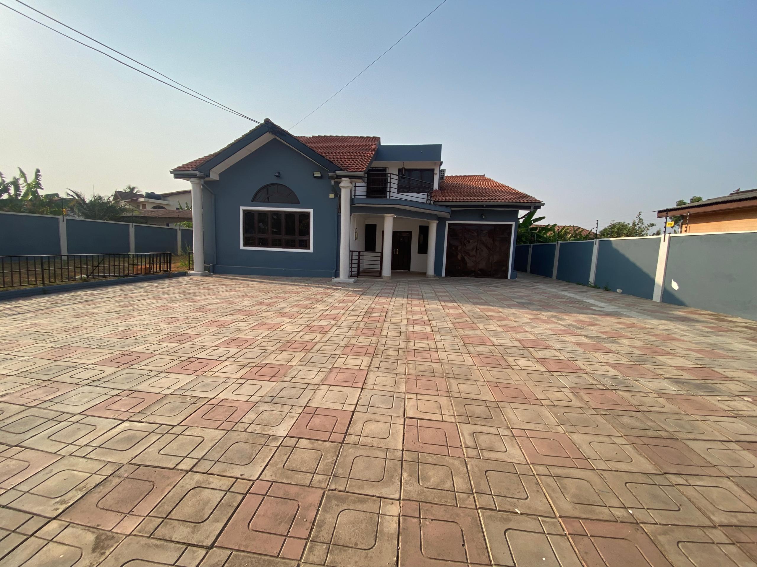 Four (4) Bedroom House For Rent at Spintex 