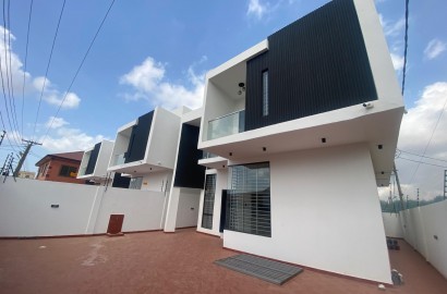 Four (4) Bedroom House For Rent at Spintex