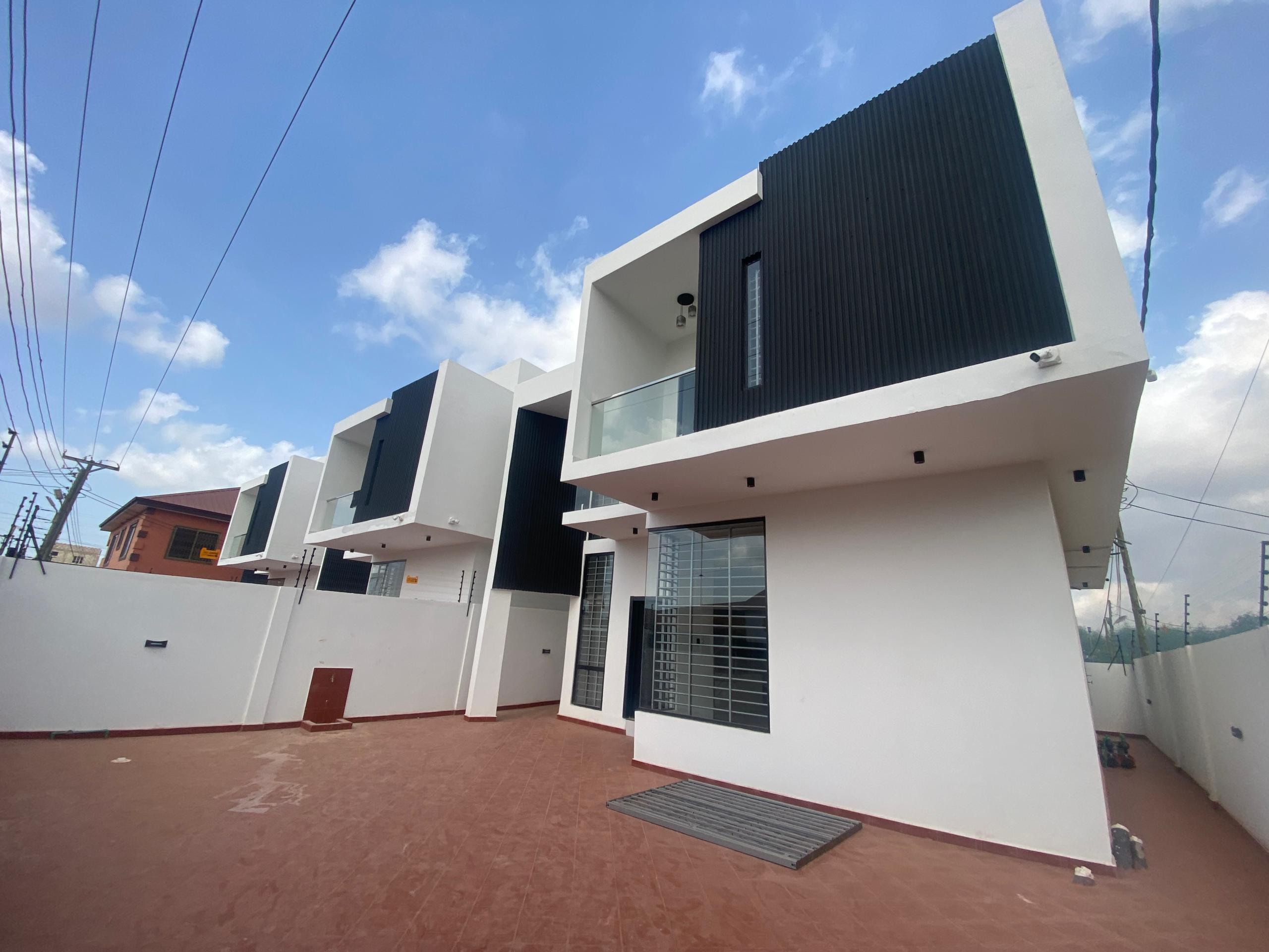 Four (4) Bedroom House For Rent at Spintex