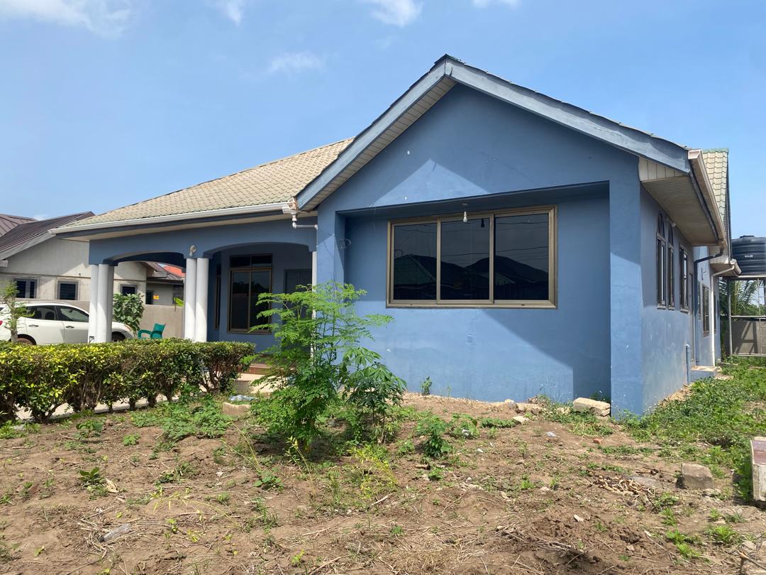 Four (4) Bedroom House for Rent at Tema Community 25