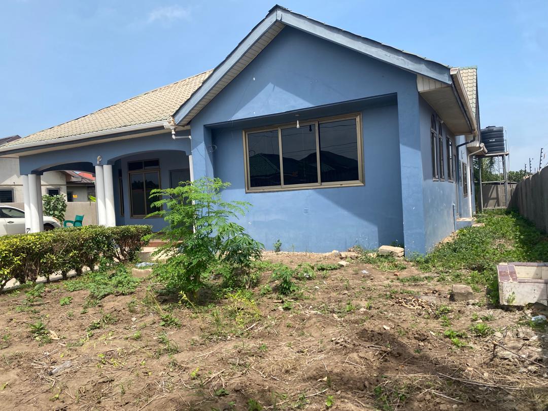 Four (4) Bedroom House for Rent at Tema Community 25