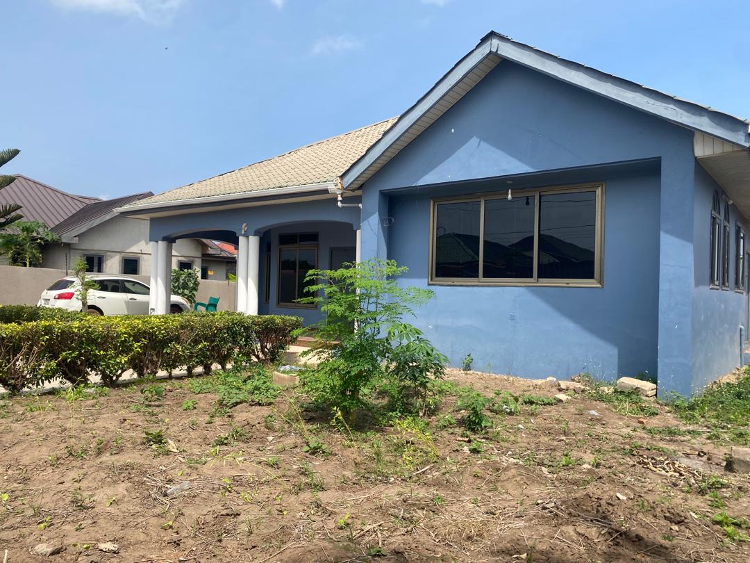 Four (4) Bedroom House for Rent at Tema Community 25