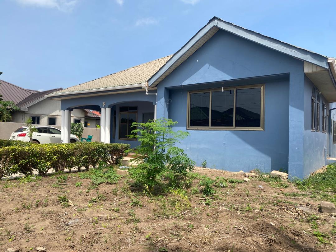 Four (4) Bedroom House for Rent at Tema Community 25