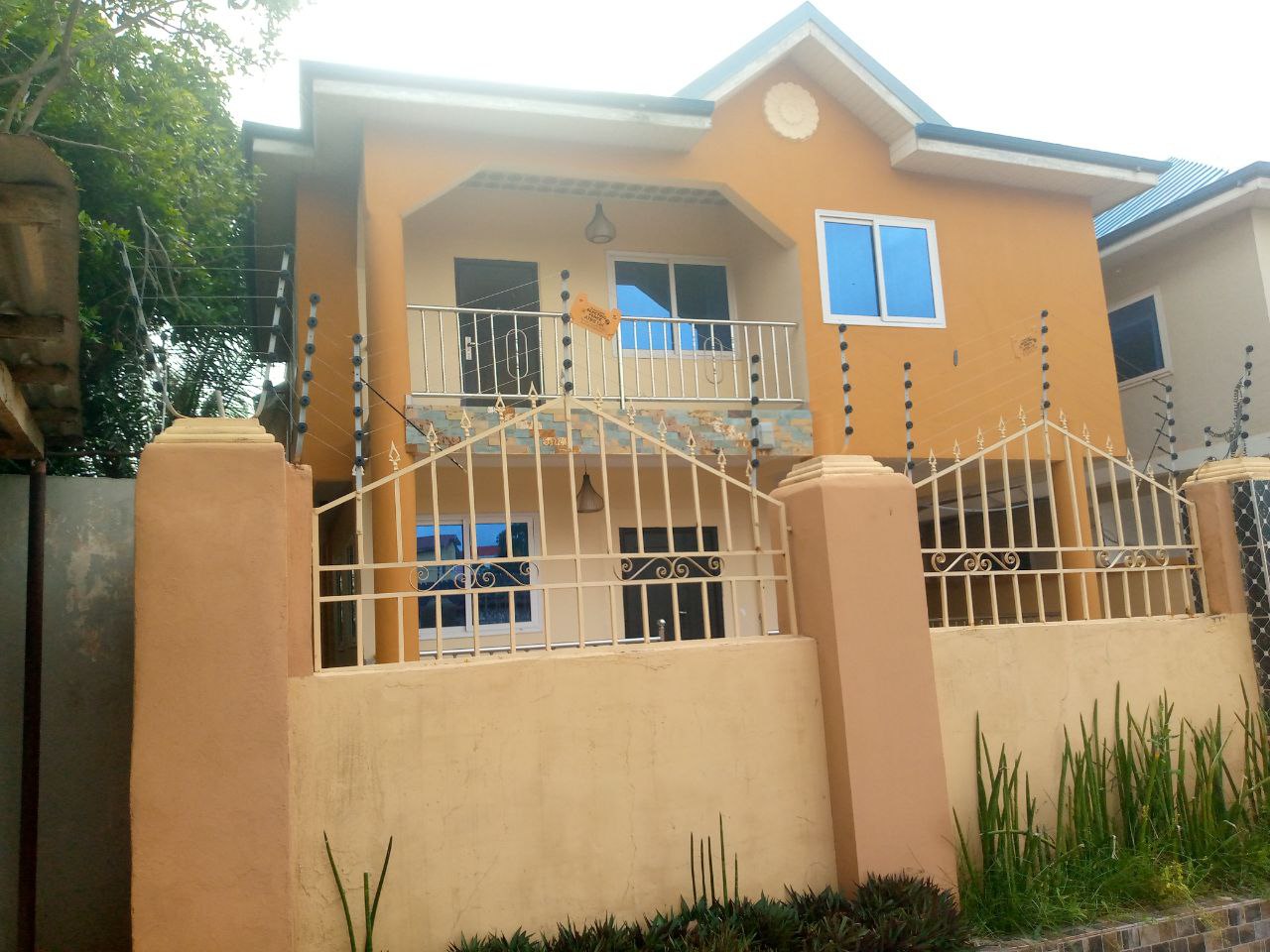 Four (4) Bedroom House For Rent at Tesano