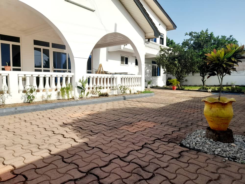 Five (5) Bedroom House For Rent at Achimota