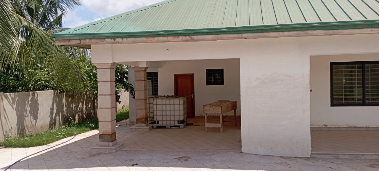 Four (4) Bedroom House for Sale at Kumasi Daban-Patuda