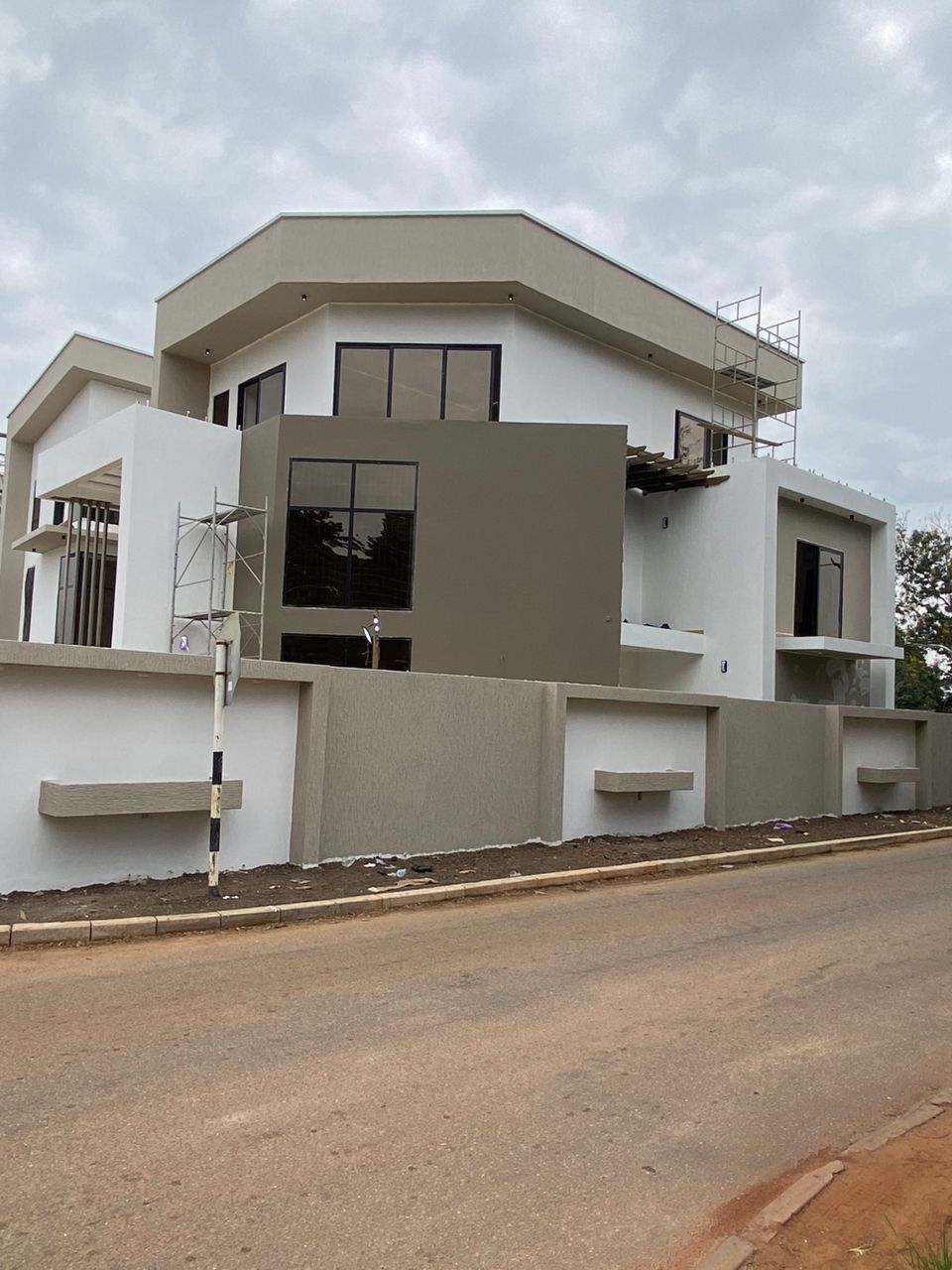 Four (4) Bedroom House for Sale at Kumasi Ridge-Nhyiaeso