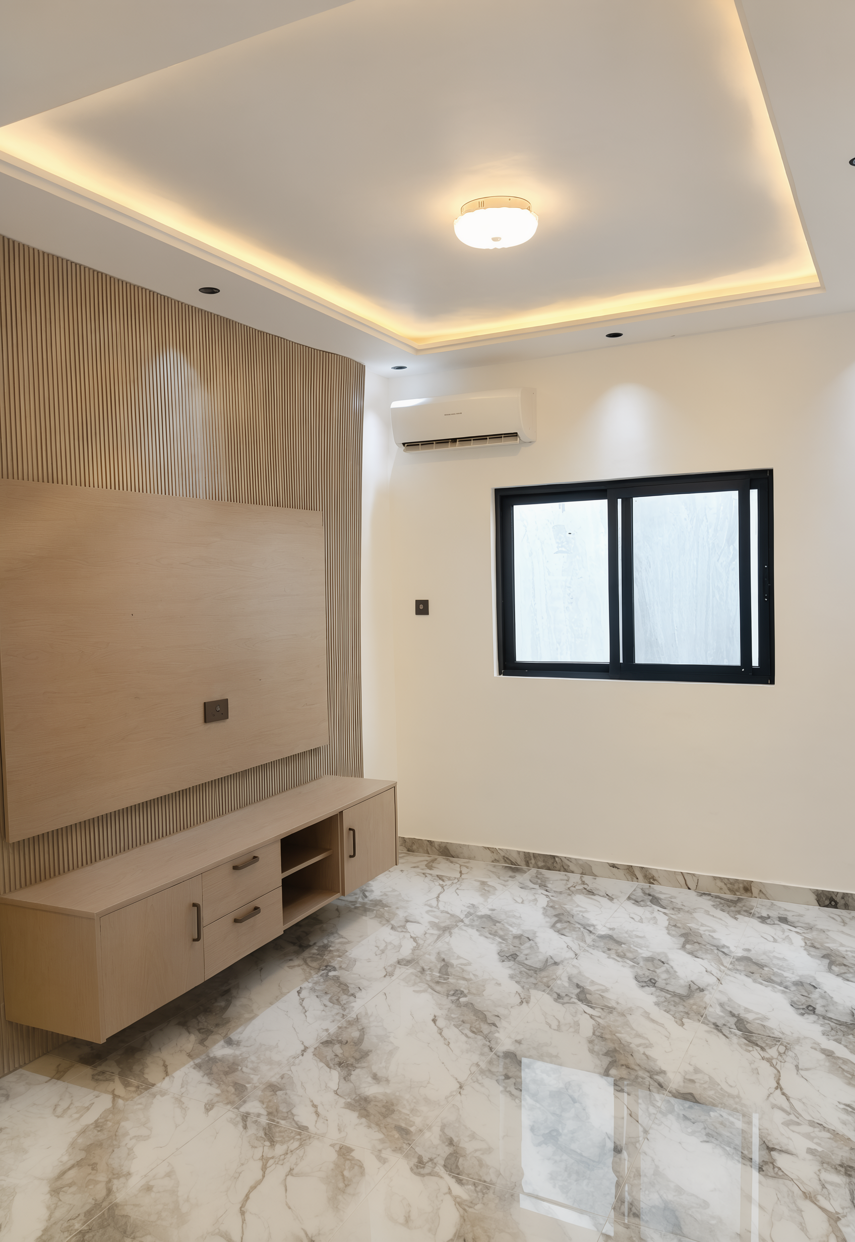 Four (4) Bedroom House For Sale at Lakeside