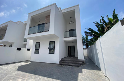 Four (4) Bedroom House For Sale at Sakumono