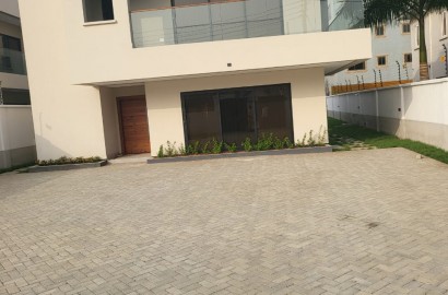 Four (4) Bedroom House with Boys For Rent at Tse Addo