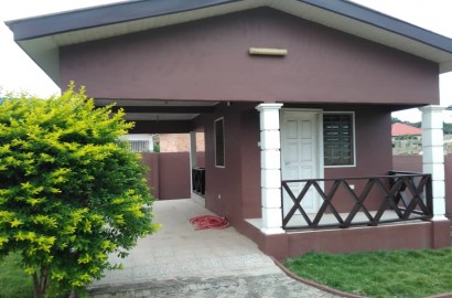 FOUR BEDROOM HOUSE WITH OUTHOUSE FOR SALE