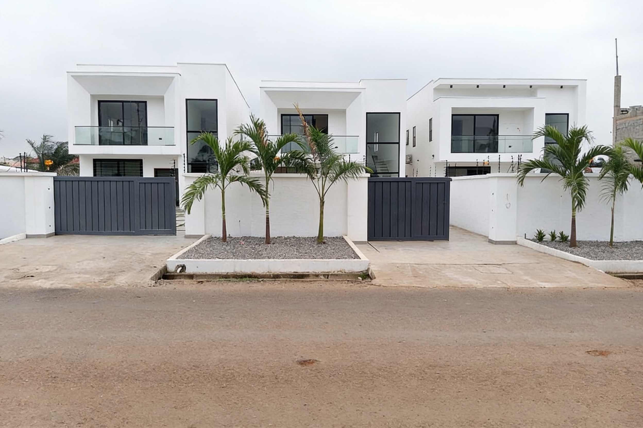 Four (4) Bedroom House with Swimming Pool For Sale at Lakeside