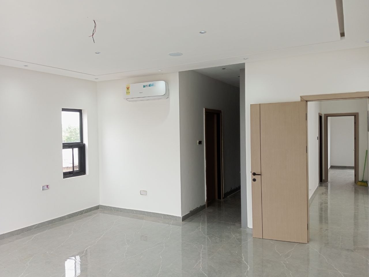 Four (4) Bedroom House with Swimming Pool For Sale at Lakeside