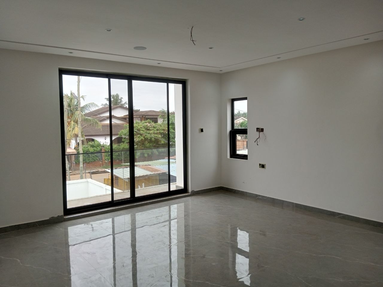 Four (4) Bedroom House with Swimming Pool For Sale at Lakeside