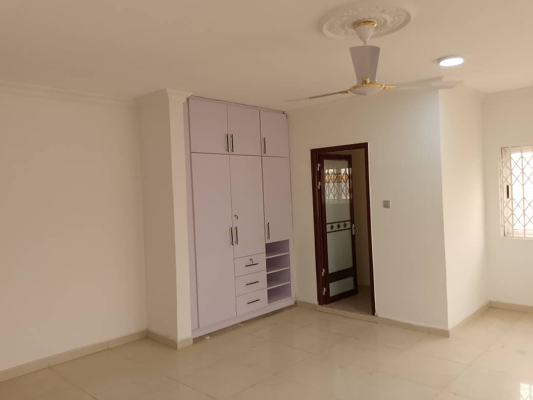 Four (4) Bedroom Semi-detached House For Rent at Lakeside Estate