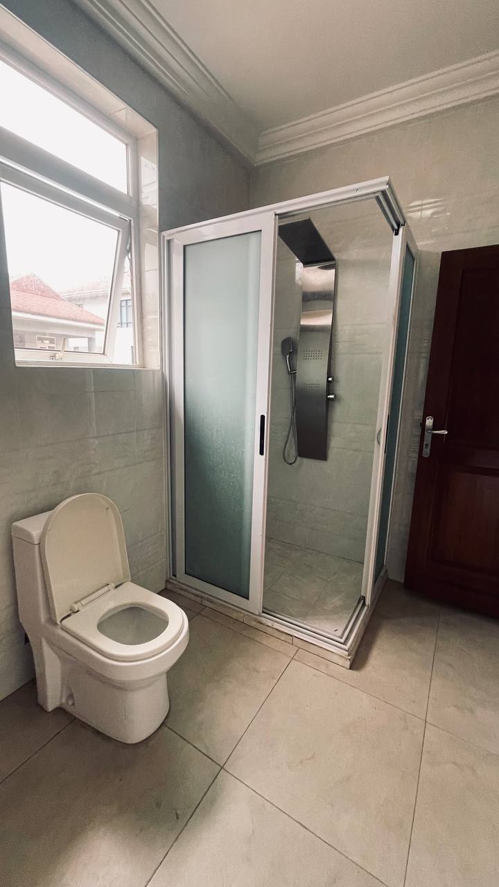 Four (4) Bedroom Semi-detached Townhouse For Rent in a Gated Community at North Ridge