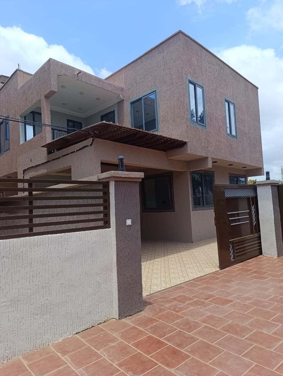 Four (4) Bedroom Townhouse For Rent at Ofankor