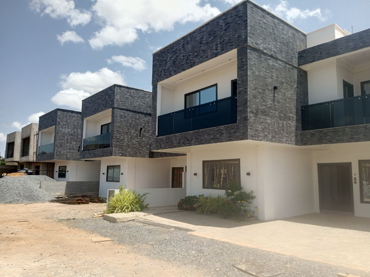 Four (4) Bedroom Townhouse For Sale in a Gated Community at East Legon Adjiringanor