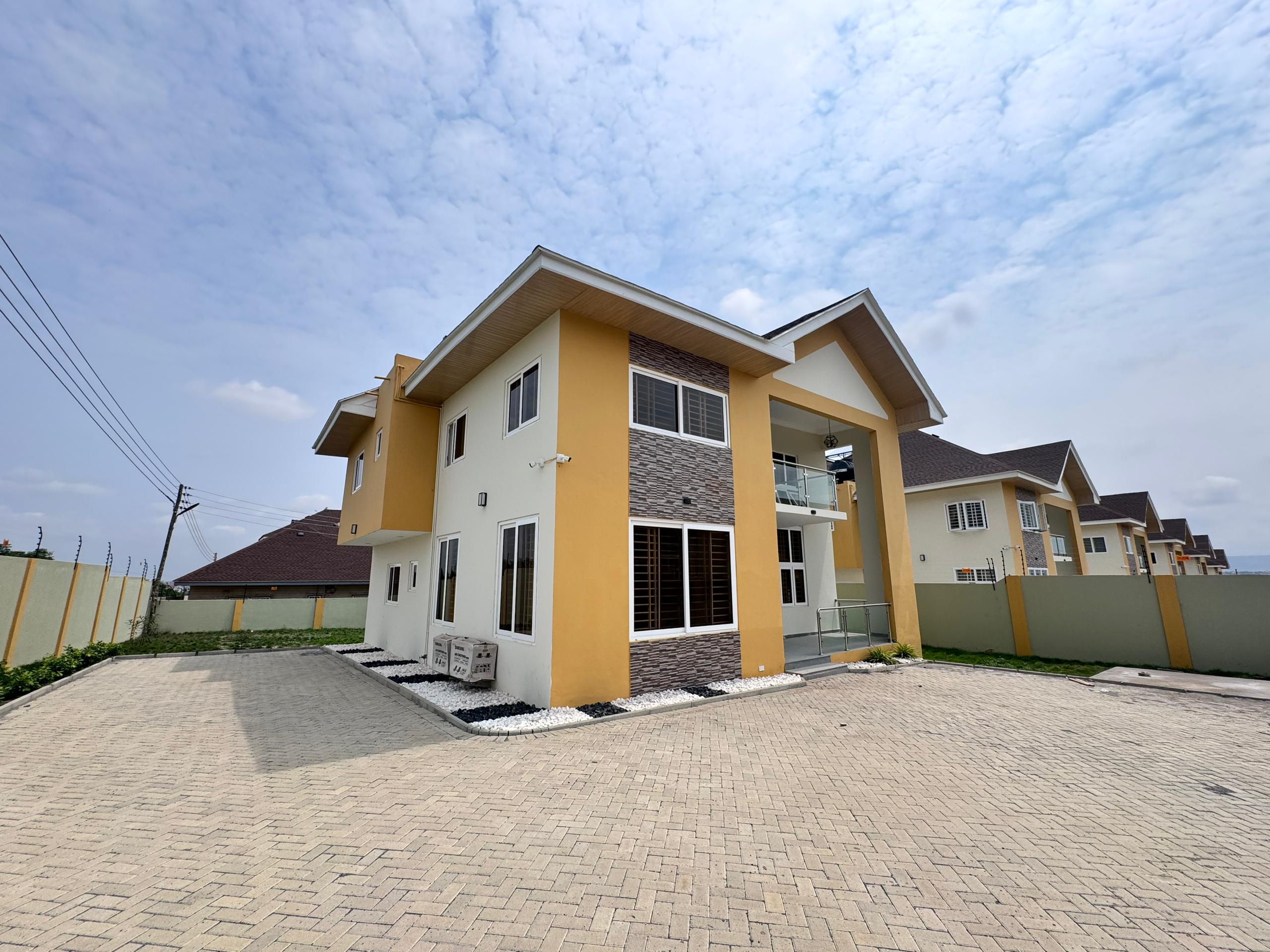Four (4) Bedroom Townhouse in a Gated Community For Rent at Lakeside