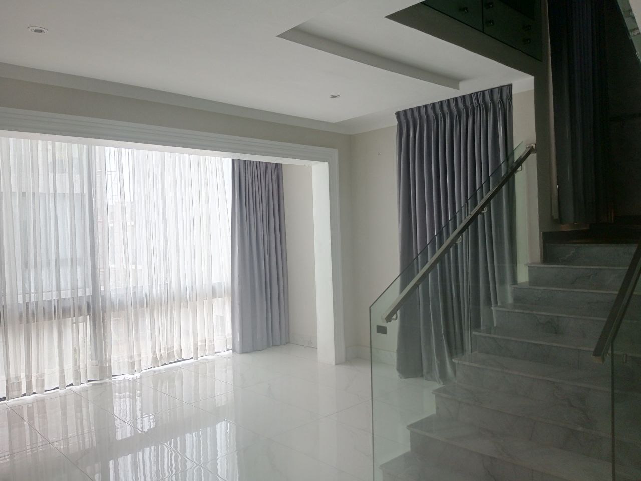 Four (4) Bedroom Townhouse with Boys' Quarters For Rent in a Gated Community at Roman Ridge