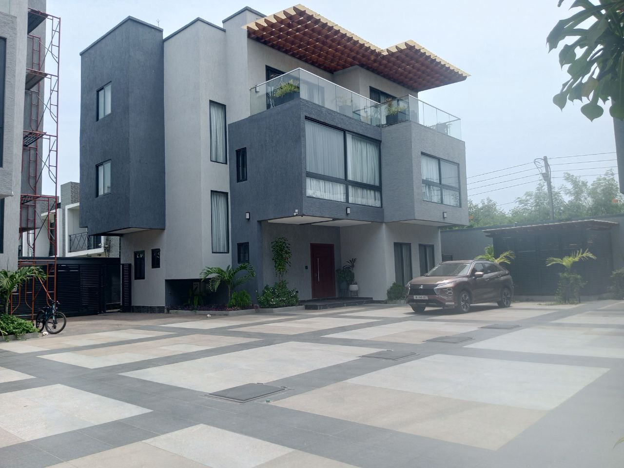 Four (4) Bedroom Townhouse with Boys' Quarters For Rent in a Gated Community at Roman Ridge