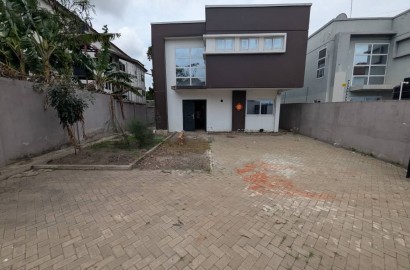 Four (4) Bedrooms House For Rent at Tesano    
