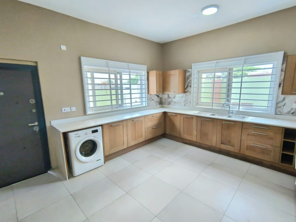 Four (4) Bedrooms Townhouse For Rent at Spintex